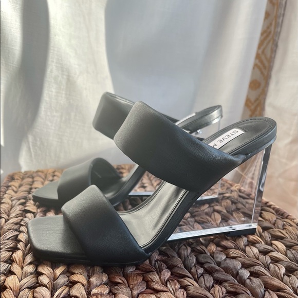 Steve Madden Isa Slide(black) size 7 - Picture 3 of 5